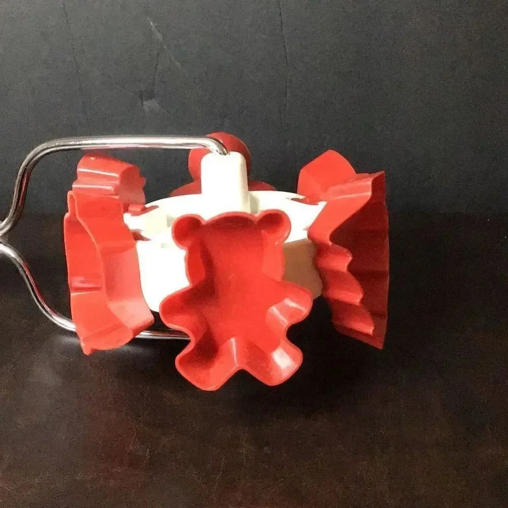 Cookie cutter Vintage Wilton wheel, Christmas cookie cutter